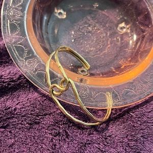 VINTAGE GOLD METAL SIMPLE WIRE WRAPPED BRACELET